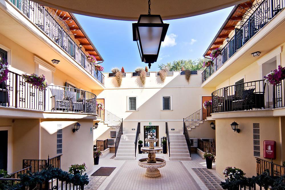 Aurelia Vatican 3*